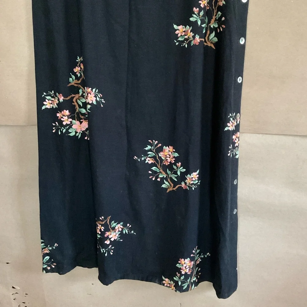 Crazy Horse by Liz Claiborne Floral Black Dress. Linen blend. Size 12 - Picture 2 of 10
